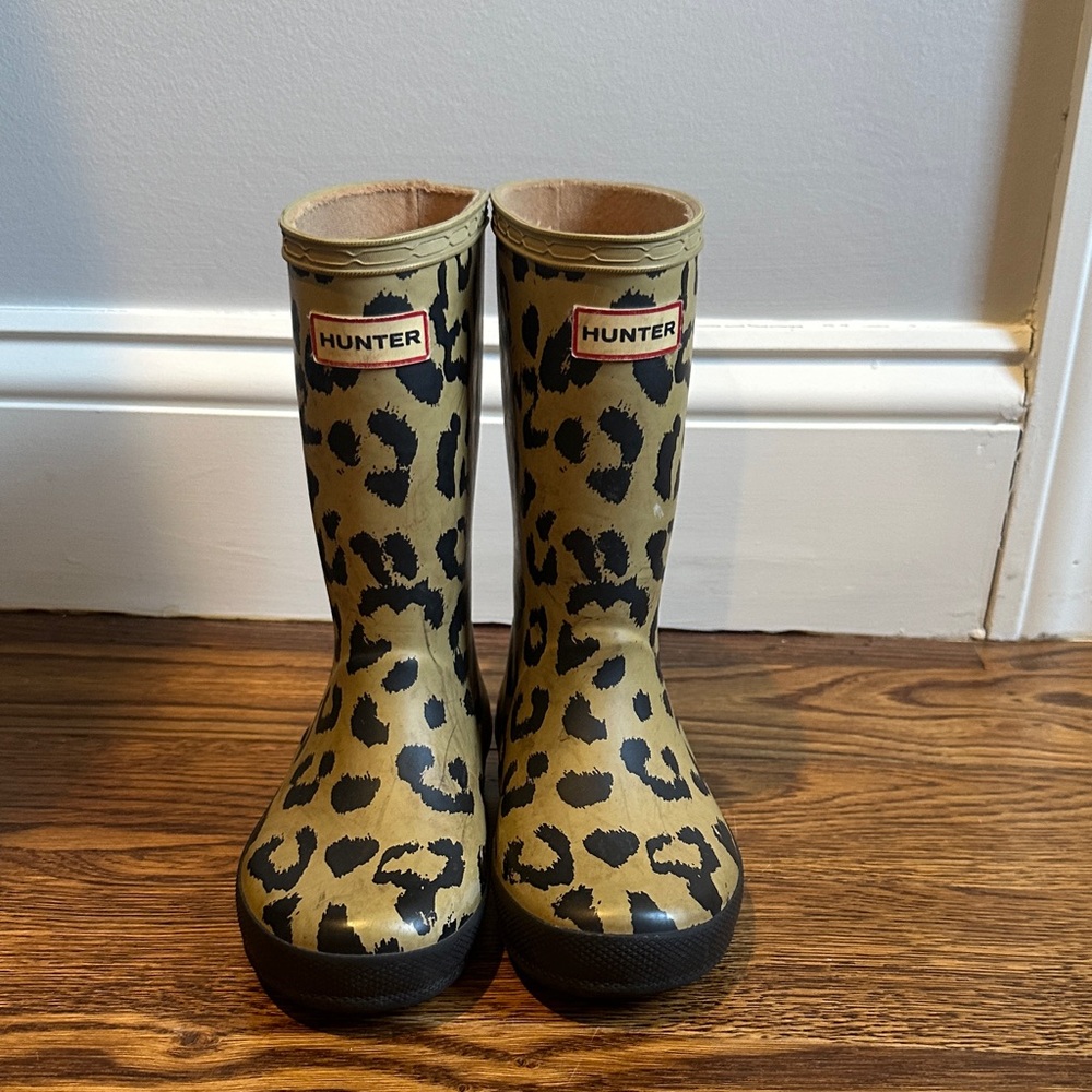 Hunter Kids Black and Tan Leopard Rain Boots